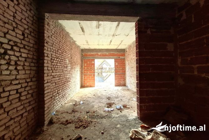 Casa privata/Indipendente in vendita a Koriza 4+1, Vuoto