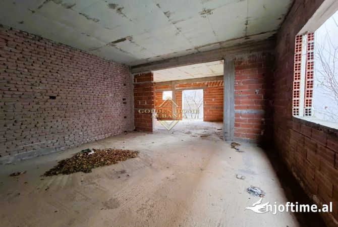 Casa privata/Indipendente in vendita a Koriza 4+1, Vuoto
