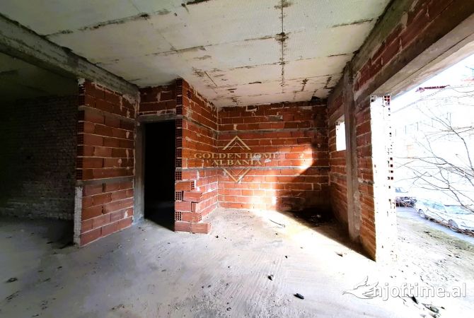 Casa privata/Indipendente in vendita a Koriza 4+1, Vuoto