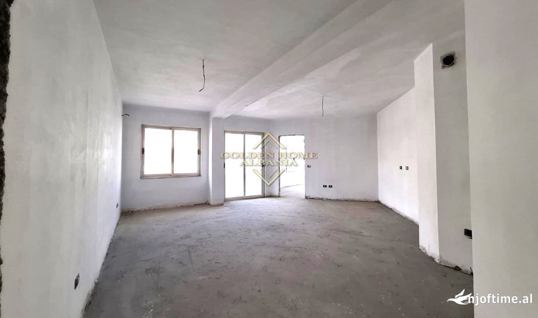 Appartamento in vendita a Tirana 2+1, Vuoto