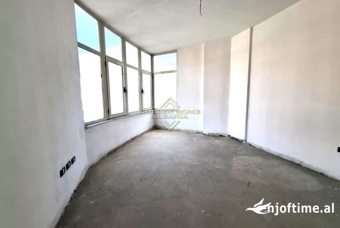 Appartamento in vendita a Tirana 2+1, Vuoto