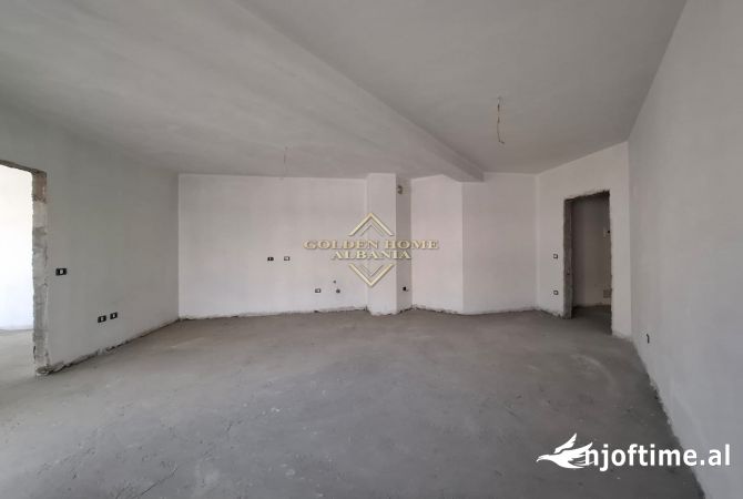 Appartamento in vendita a Tirana 2+1, Vuoto