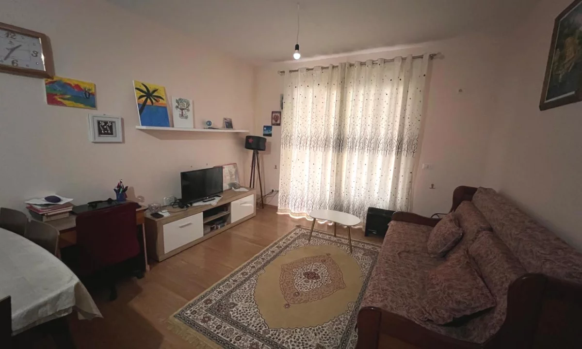 Shtepi me qera Apartament ne Tirane, 1+1, Mobilimi E mobiluar, Pagesa 350  Euro.