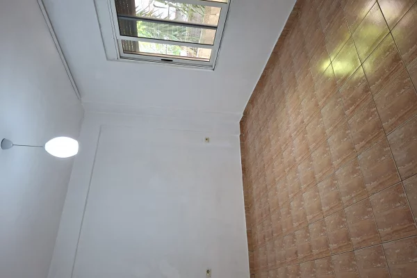 Shtepi me qera Apartament ne Tirane, 1+1, Mobilimi Bosh, pa mobiluar, Pagesa 22,000  Leke.