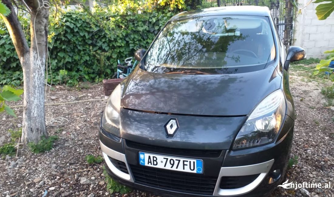 Auto in Vendita a Fier, Renault, 2010 Diesel,Kambio Manual Pagamento 3,300  Euro.