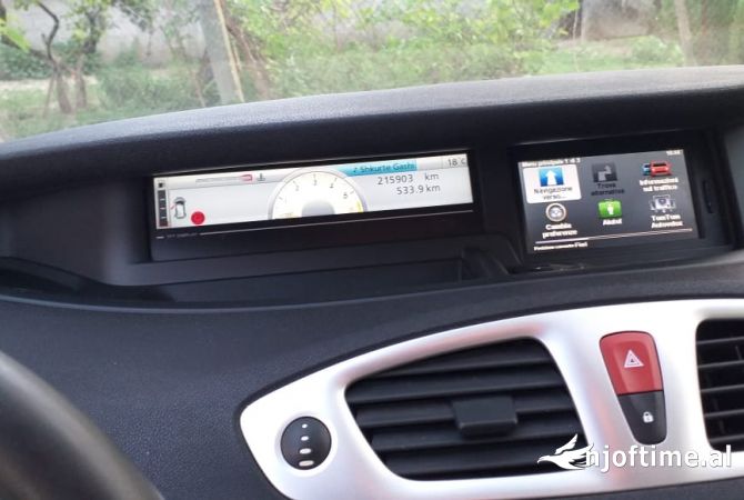 Auto in Vendita a Fier, Renault, 2010 Diesel,Kambio Manual Pagamento 3,300  Euro.