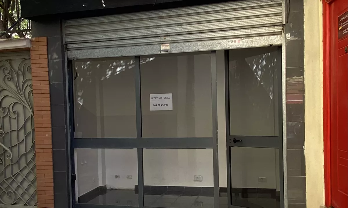 140Euro - PER Qera! . Ambient BIZNESI / KOMERCIAL! . NE Rr. Durresit .