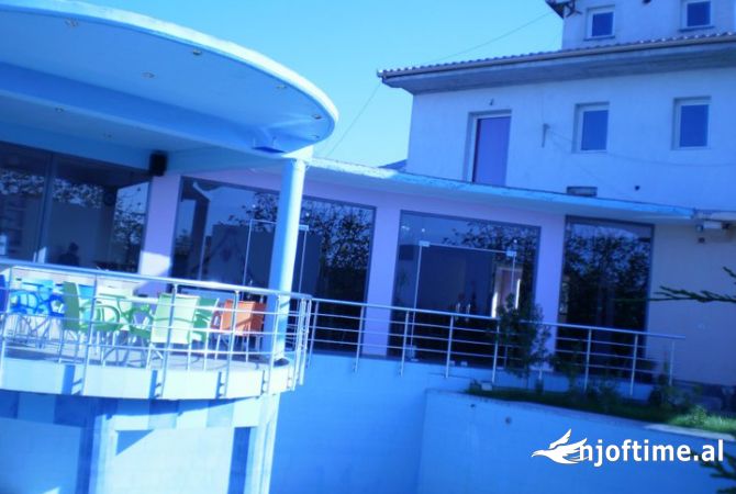 Villa di lusso in vendita a Elbasan 6+1, SemiArredato