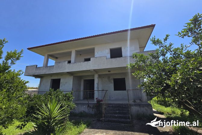 Shtepi ne shitje 2+1 ne Fier - 180,000 Euro