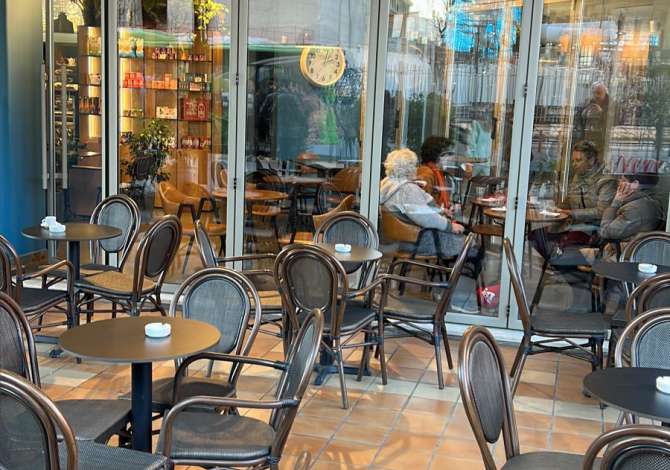 Jepet me Qera Lokal . Adresa: Tregu Elektrik 