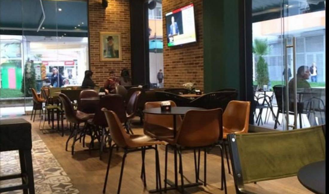 Jepet Lokal me Qera.Tek: Rruga Jordan Misja,prane Lavazhit 007