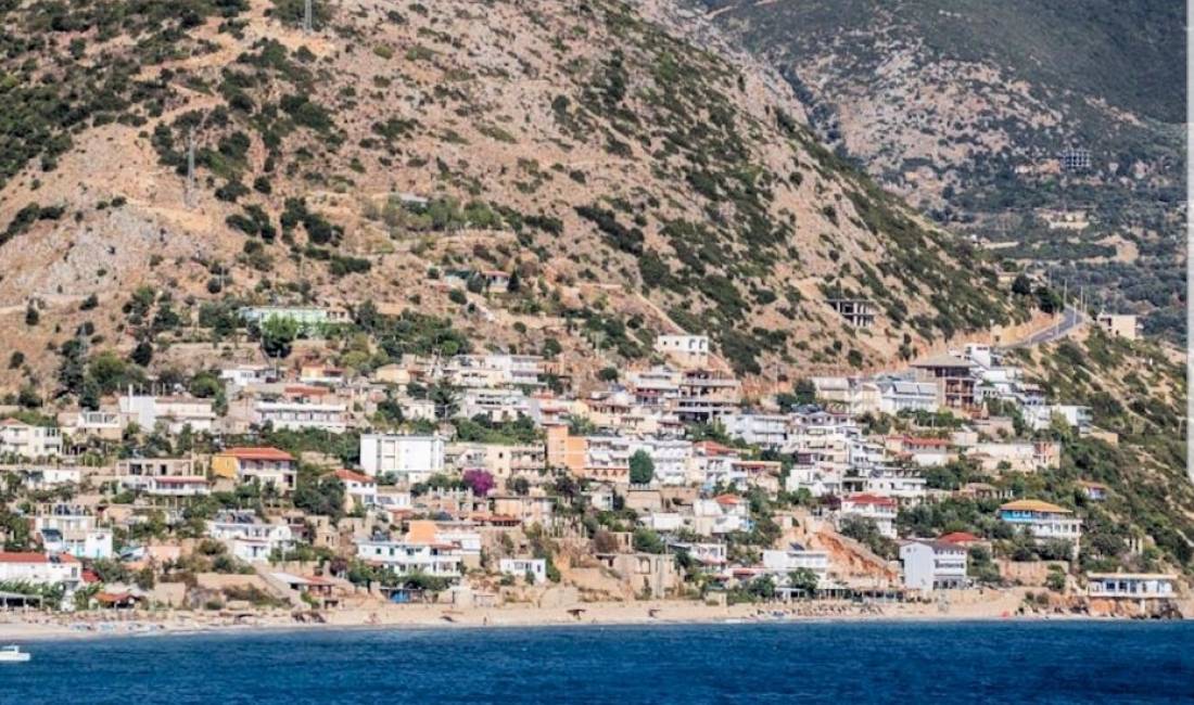 Okazion Shitet trualli per ndertimi, Siperfaqja 1200 m2, Cmimi 150000 euro, Adresa Himare