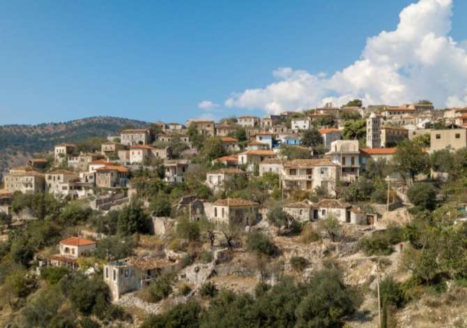 Okazion Shitet trualli per ndertimi, Siperfaqja 1200 m2, Cmimi 150000 euro, Adresa Himare