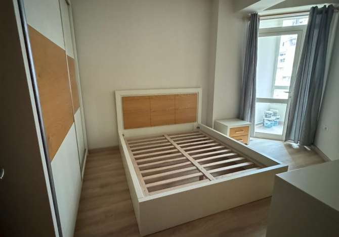 Shtepi ne shitje Apartament ne Tirane, 1+1, Mobilimi Pjeserisht e mobiluar, Pagesa 86,900  Euro.