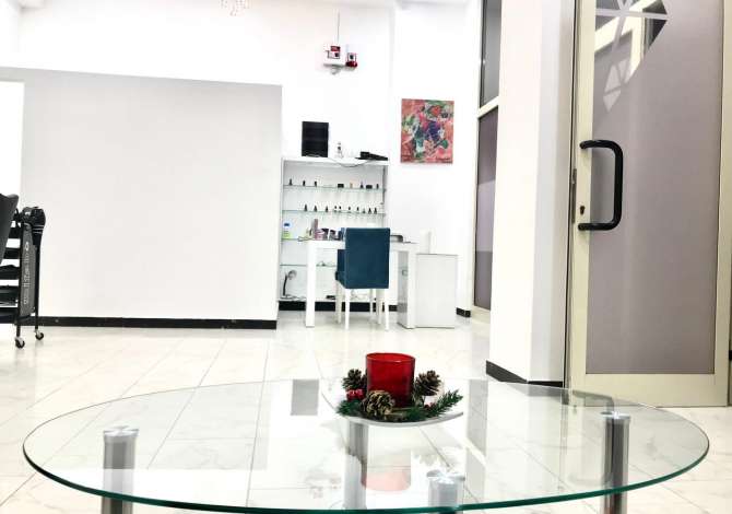 Business Property for Rent 1+1 in Tirana - 22,000 Leke