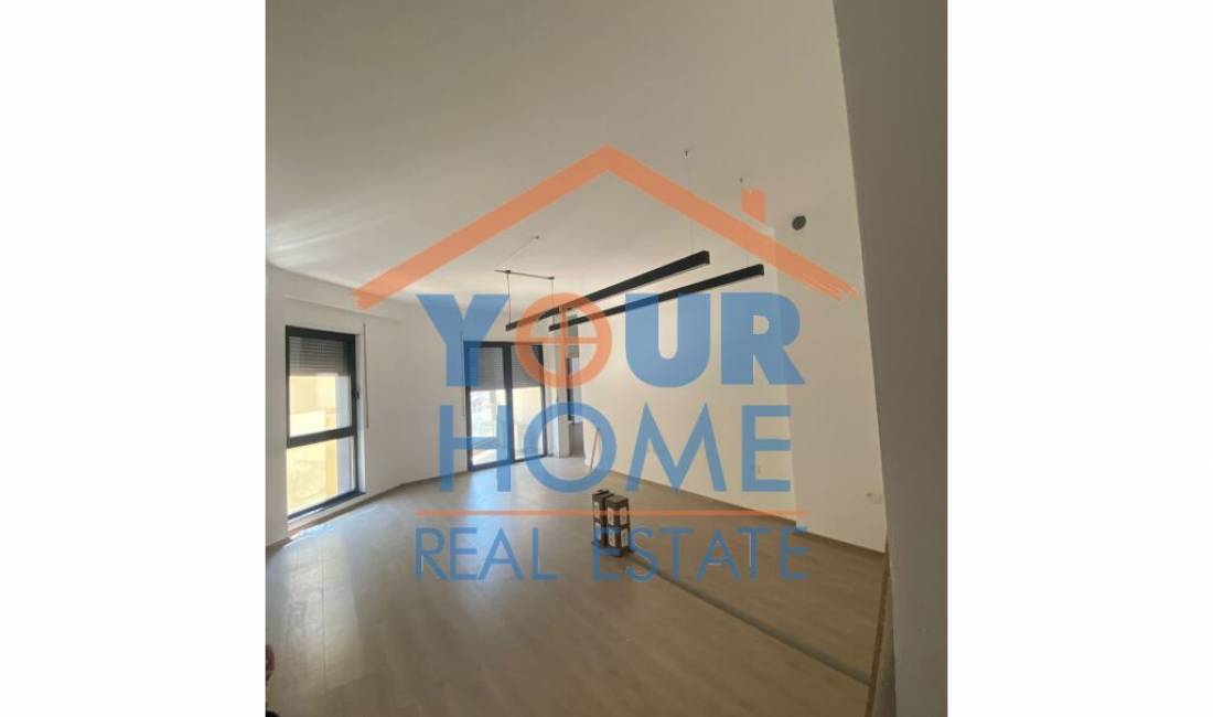 Zyre  Me Qira ne Rruga Barrikadave, Tirana - 50000ALL 