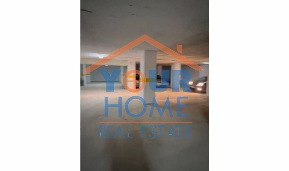 Jepen me qera  15 poste parkimi, Cmimi: 2000 euro, Adresa: Rruga Kavajes