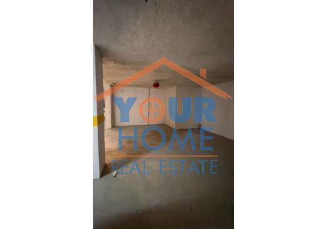 Ambient biznesi me qera 4+1 ne Tirane - 2,000 Euro