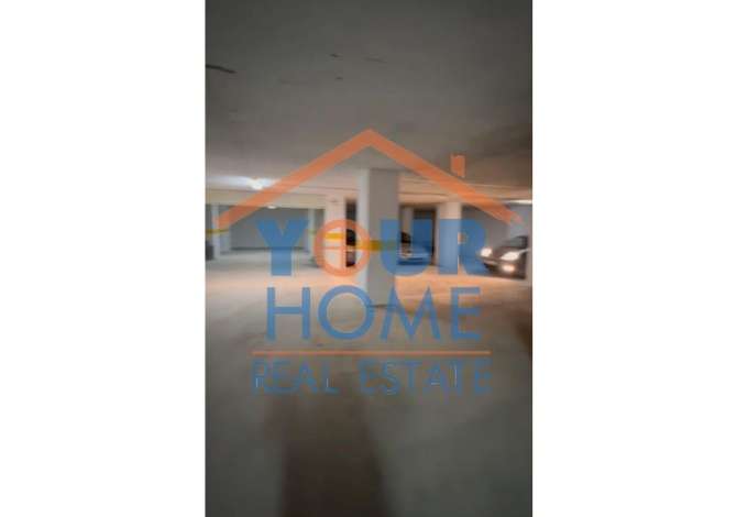 Ambient biznesi me qera 4+1 ne Tirane - 2,000 Euro