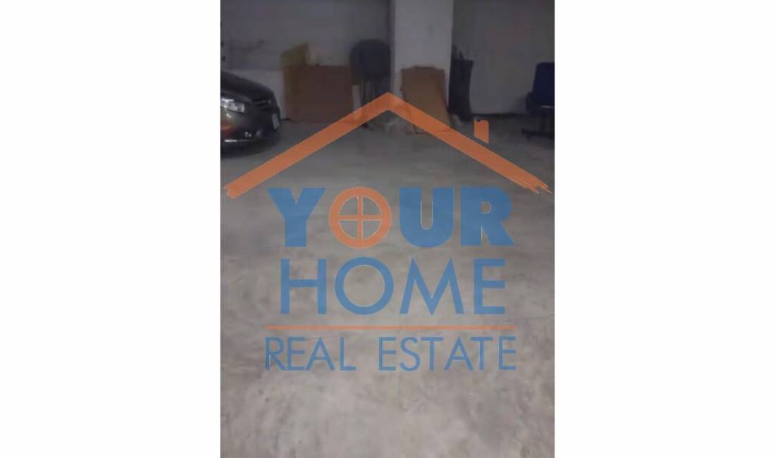 Jepet me qera Magazina, Siperfaqja: 450 m2, Adresa: Kopshti Botanik, Cmimi: 5 euro/m2