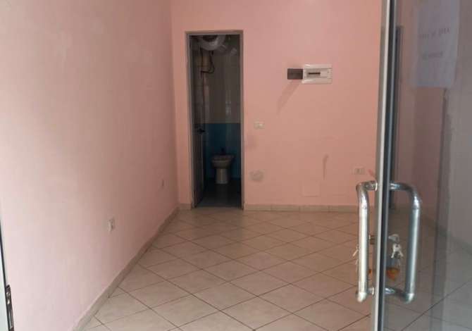 Jepet me qera dyqan, 21m2, tek 9 Kateshet 