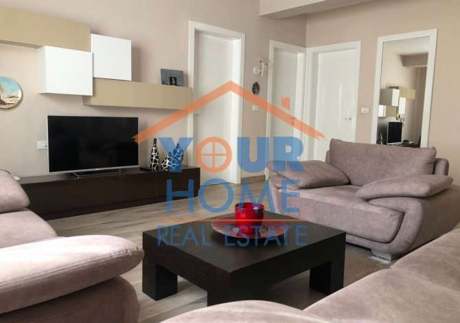 Jepet me qera apartament 2+1,  Adresa: Rruga e Dibres, Selvia, Cmimi: 800 €