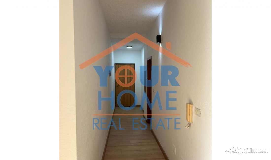 Jepet me qera Ambient 25 m2 per zyre, Adresa: Rruga Kosovareve,  Cmimi 35.000 leke