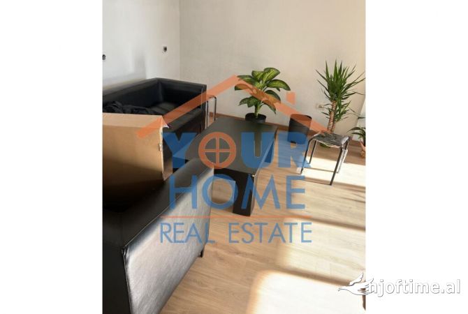 Ambiente Commerciale in Affitto 3+1 a Tirana - 35,000 Leke