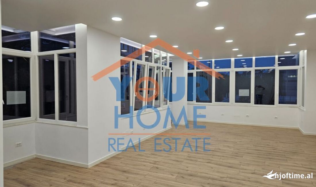 Shitet ambienti 100 m2 Adresa: Rruga Shefqet Musaraj, Rruga Kavajes, Cmimi: 2300Euro/m2