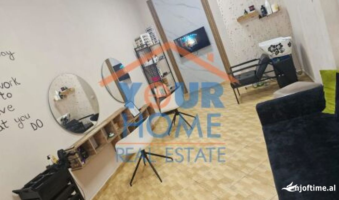 Shitet dyqan,  Adresa: Don Bosko, Cmimi: 48.000 euro i diskutushem