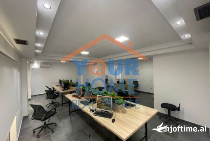 Ambiente Commerciale in Affitto 3+1 a Tirana - 1,500 Euro