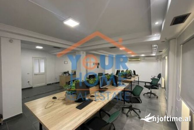 Ambiente Commerciale in Affitto 3+1 a Tirana - 1,500 Euro
