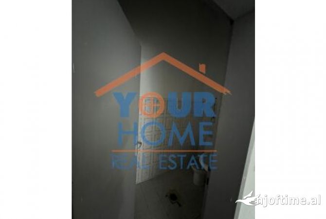 Shitet Dyqani, Adresa: Don Bosko, Cmimi: 40.000 euro i diskutueshem