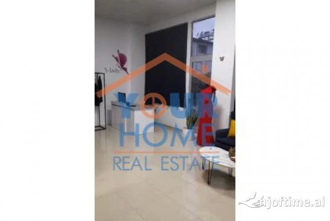 Ambiente Commerciale in Affitto 1+1 a Tirana - 400 Euro