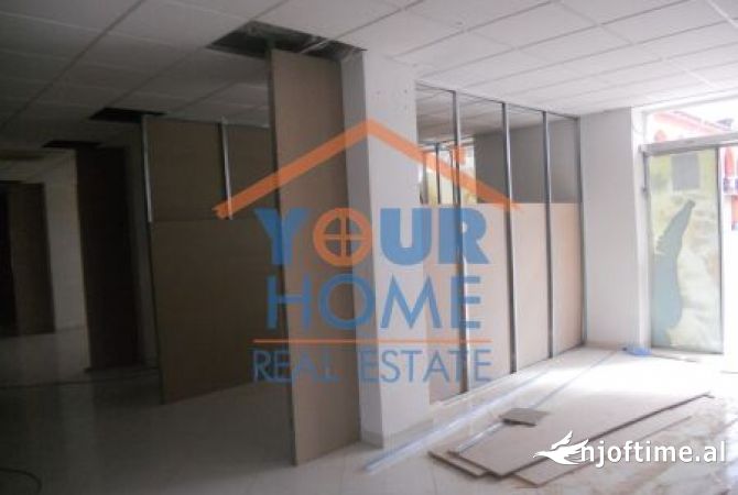 Ambient me qira në Kombinat, Tiranë - 1000€ | 170 m²