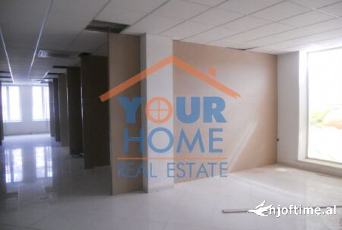 Ambient me qira ne Kombinat, Tirane - 1000Euro | 170 m2