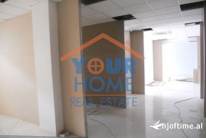 Ambient me qira ne Kombinat, Tirane - 1000Euro | 170 m2