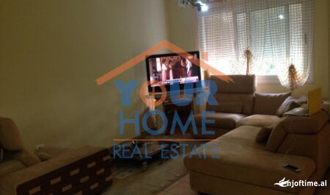 Shtepi me qera Apartament ne Tirane, 2+1, Mobilimi E mobiluar, Pagesa 900  Euro.