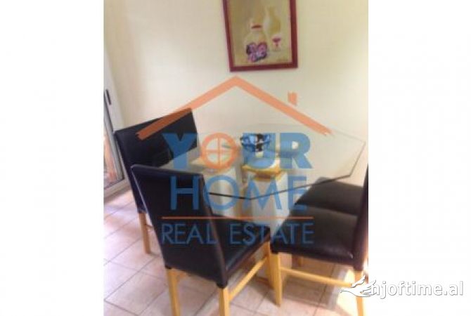 Shtepi me qera Apartament ne Tirane, 2+1, Mobilimi E mobiluar, Pagesa 900  Euro.