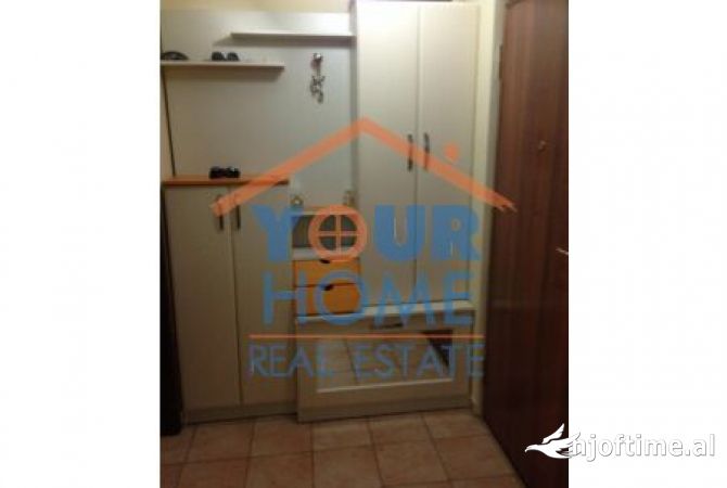Shtepi me qera Apartament ne Tirane, 2+1, Mobilimi E mobiluar, Pagesa 900  Euro.