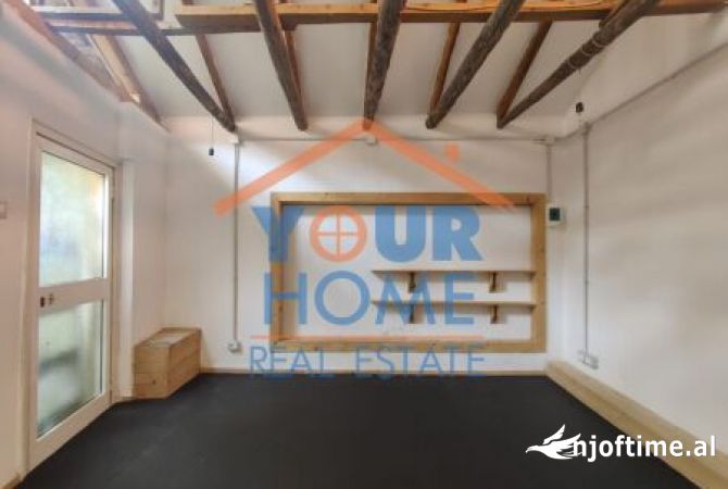 Ambient me qira në Rruga e Kavajës, Tiranë - 35.000 leke