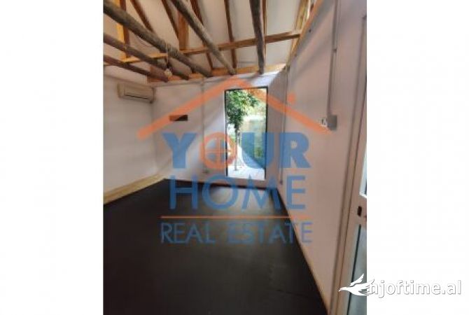 Ambient me qira ne Rruga e Kavajes, Tirane - 35.000 leke