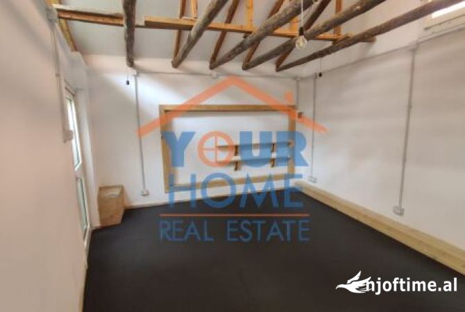 Ambient me qira ne Rruga e Kavajes, Tirane - 35.000 leke