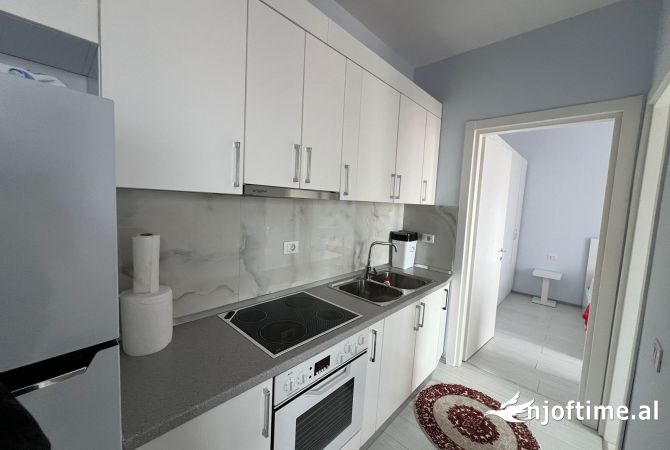 Shtepi me qera Apartament ne Tirane, 1+1, Mobilimi E mobiluar, Pagesa 650  Euro.