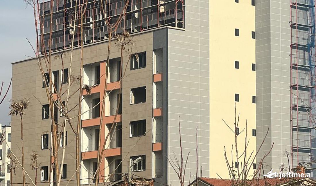 Shtepi ne shitje Apartament ne Tirane, 2+1, Mobilimi Bosh, pa mobiluar, Pagesa 165,000  Euro.