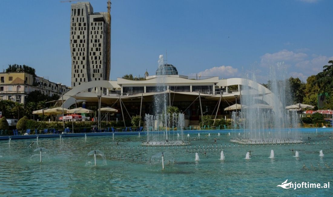 Jepet me qera ambient 100 m2 me pamje nga rruga kryesore. Shallvaret ( Tajvani )