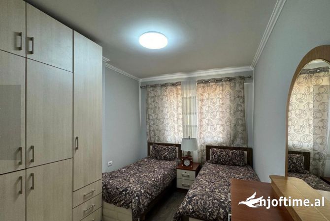Shtepi ne shitje Apartament ne Tirane, 2+1, Mobilimi E mobiluar, Pagesa 280,000  Euro.
