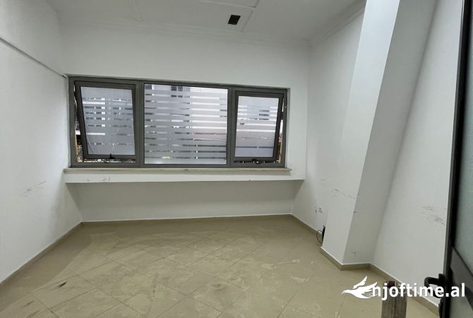 Business Property for Rent 1+1 in Tirana - 1,700 Euro