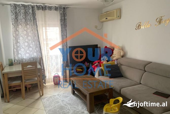 Shtepi me qera Apartament ne Tirane, 2+1, Mobilimi E mobiluar, Pagesa 700  Euro.