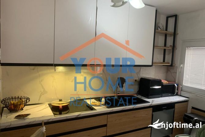 Apartament 2+1 Me Qira në Komuna e Parisit, Tiranë - 700€ | 95 m²